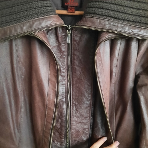 Danier Brown Leather Jacket, XS - Picture 4 of 8